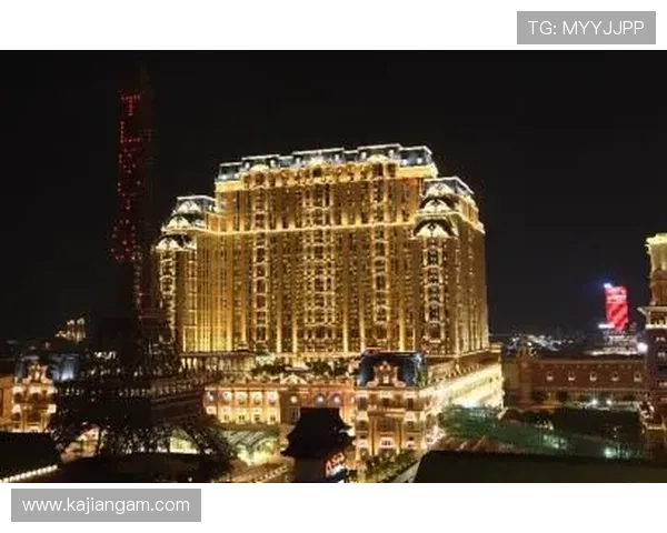 澳门巴黎人埃菲尔铁塔:仿佛置身巴黎街头的壮丽景观体验 澳门巴黎人埃菲尔铁塔:仿佛置身巴黎街头的壮丽景观体验